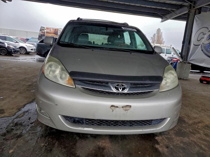 Photo 5 from auction – 2006 TOYOTA SIENNA XLE with VIN 5TDBA22C46S073743