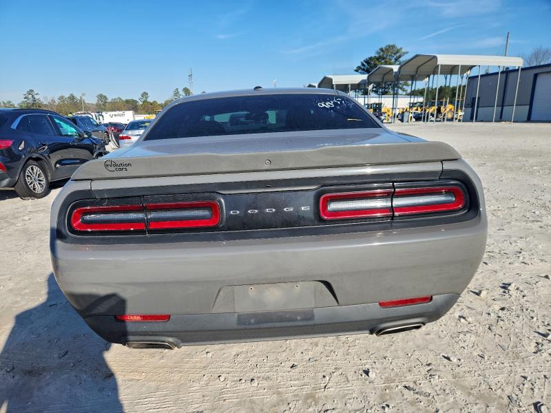 Photo 6 from auction – 2018 DODGE CHALLENGER with VIN 2C3CDZAG5JH339002