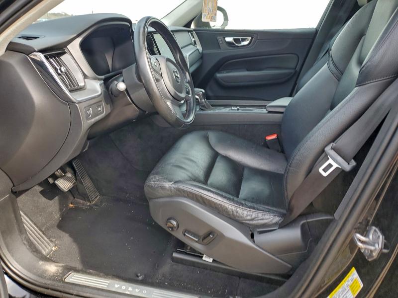 Photo 7 from auction – 2018 VOLVO XC60 T5 with VIN LYV102RK2JB088140