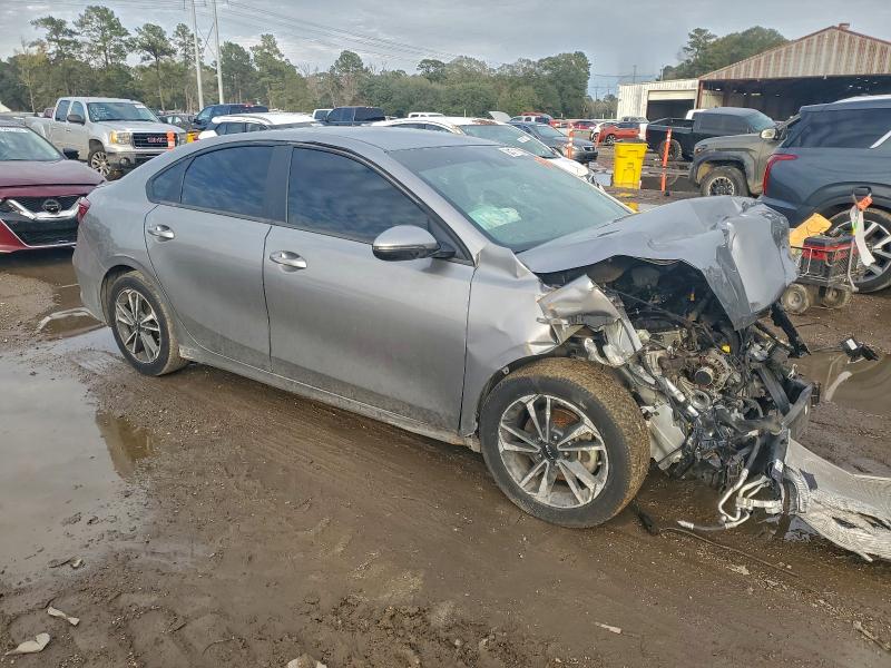 Photo 4 from auction – 2023 KIA FORTE with VIN 3KPF24AD8PE686870