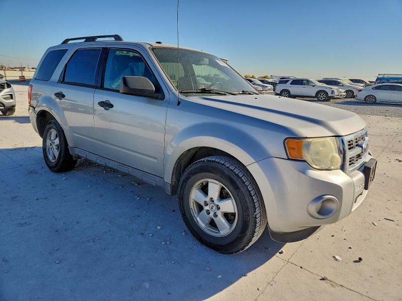 Photo 4 from auction – 2009 FORD ESCAPE XLT with VIN 1FMCU03G29KC39444