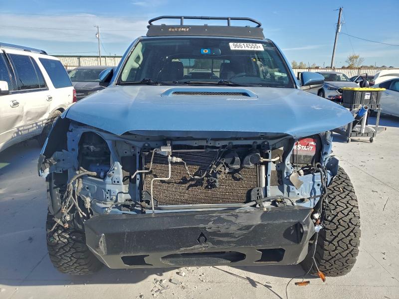 Photo 5 from auction – 2018 TOYOTA 4RUNNER SR with VIN JTEBU5JR5J5594835