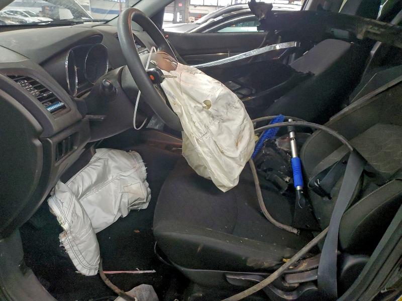 Photo 7 from auction – 2022 MITSUBISHI OUTLANDER with VIN JA4APUAU4NU019119