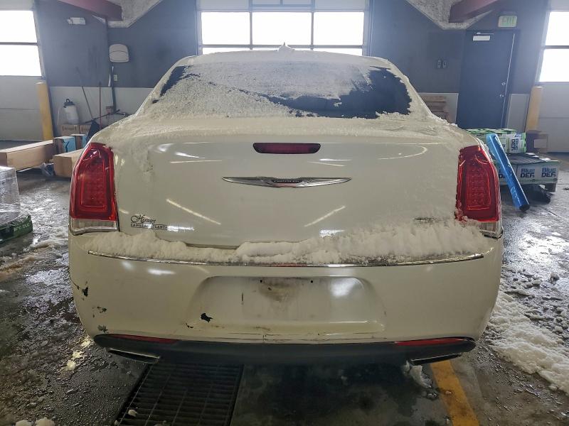 Photo 6 from auction – 2016 CHRYSLER 300C with VIN 2C3CCAEG9GH342752