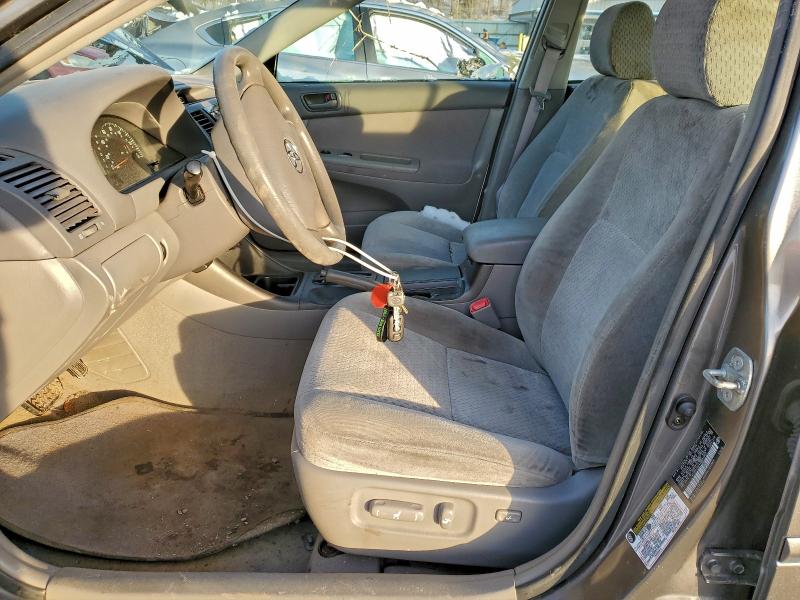 Photo 7 from auction – 2004 TOYOTA CAMRY LE with VIN 4T1BE32K44U900968