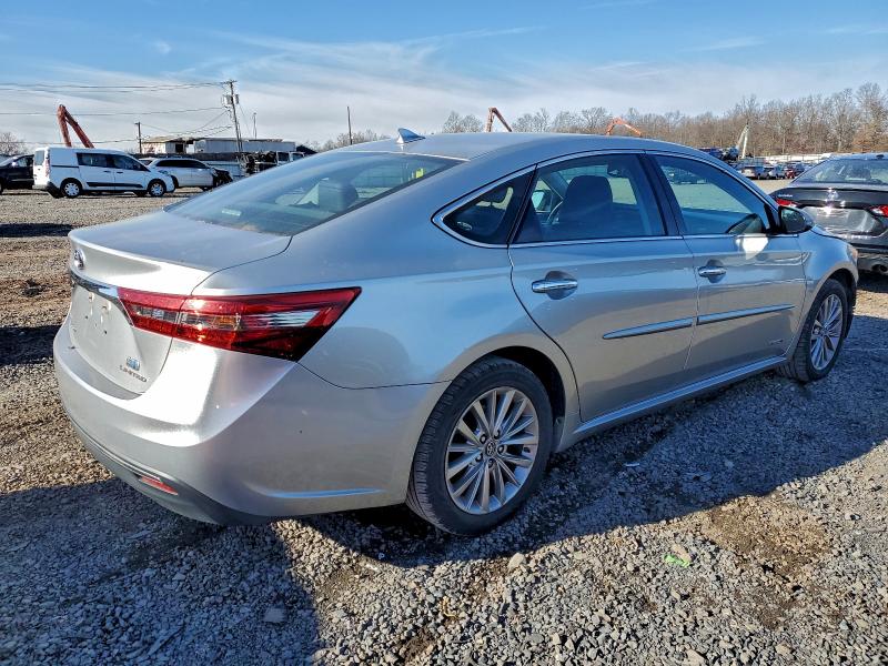 Photo 3 from auction – 2018 TOYOTA AVALON HYB with VIN 4T1BD1EB4JU061869