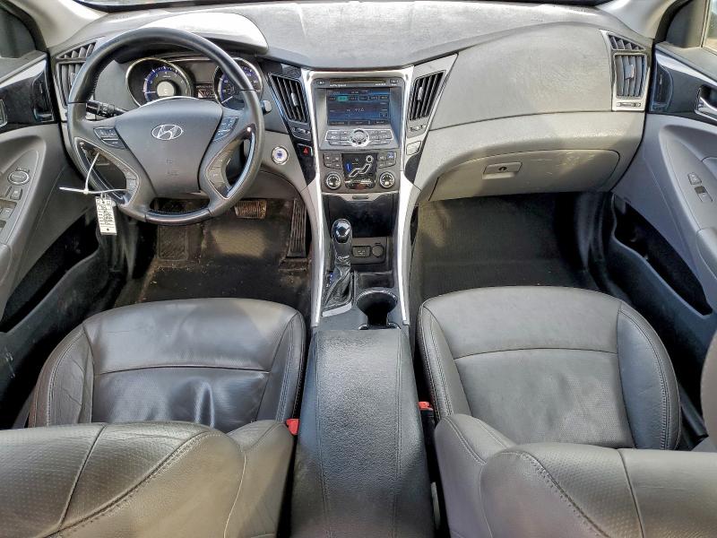 Photo 8 from auction – 2011 HYUNDAI SONATA SE with VIN 5NPEC4AC0BH225103