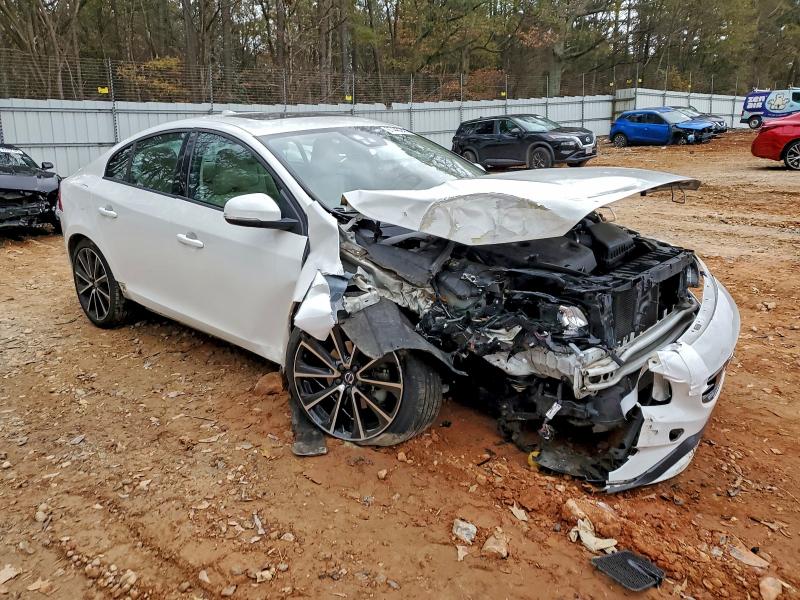 Photo 4 from auction – 2017 VOLVO S60 with VIN YV126MFL7H2425564