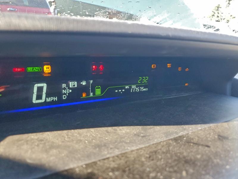 Photo 9 from auction – 2015 TOYOTA PRIUS V with VIN JTDZN3EU8FJ040030