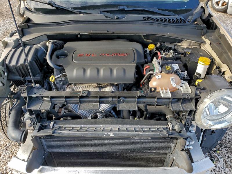 Photo 11 from auction – 2015 JEEP RENEGADE with VIN ZACCJBDT7FPC09281
