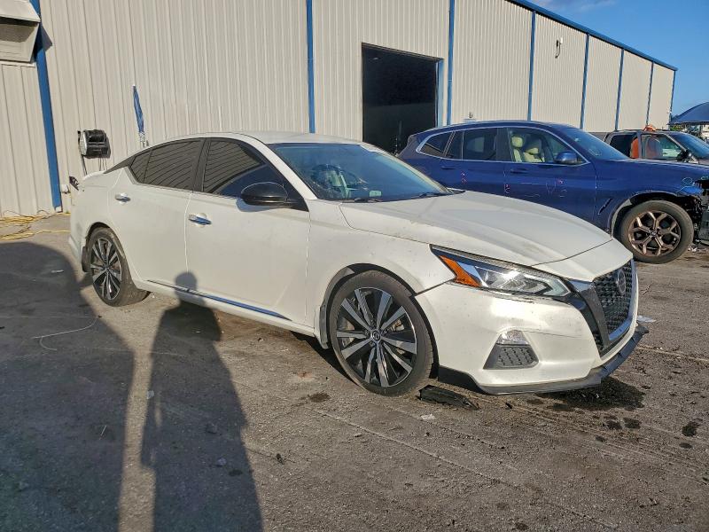 Photo 4 from auction – 2019 NISSAN ALTIMA SR with VIN 1N4BL4CVXKC211549