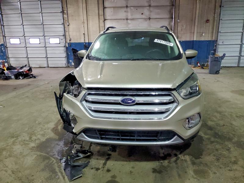 Photo 5 from auction – 2017 FORD ESCAPE with VIN 1FMCU0GD5HUB28180