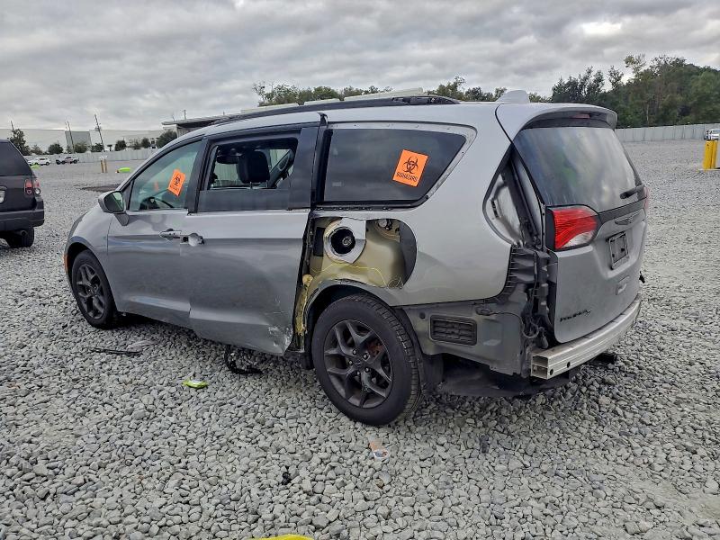 Zdjęcie 2 z aukcji – 2018 CHRYSLER PACIFICA T z VIN 2C4RC1BG4JR351421