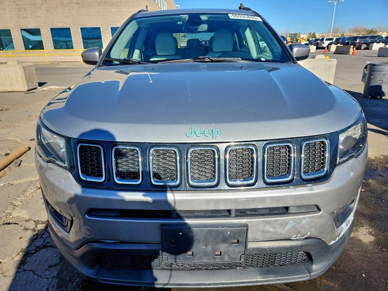 Photo 5 from auction – 2019 JEEP COMPASS with VIN 3C4NJDBB8KT812547