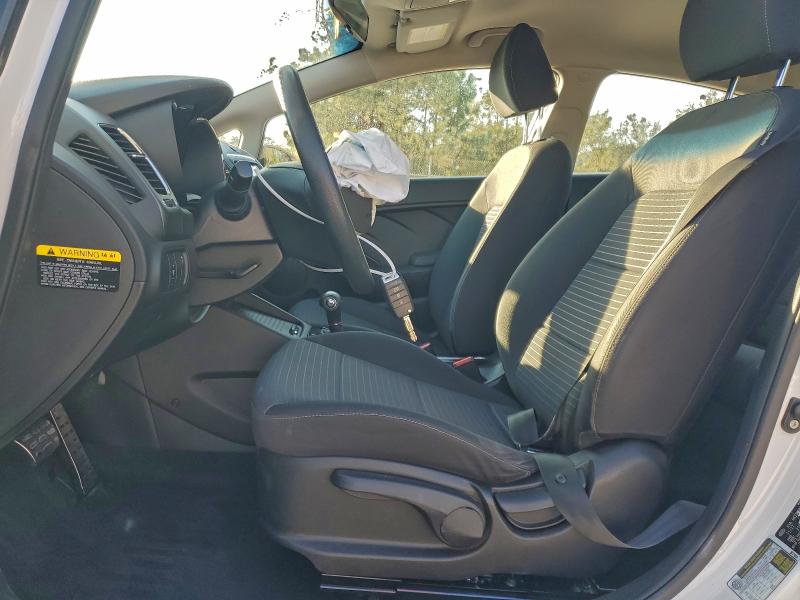 Photo 7 from auction – 2018 KIA FORTE LX with VIN 3KPFL4A71JE212600