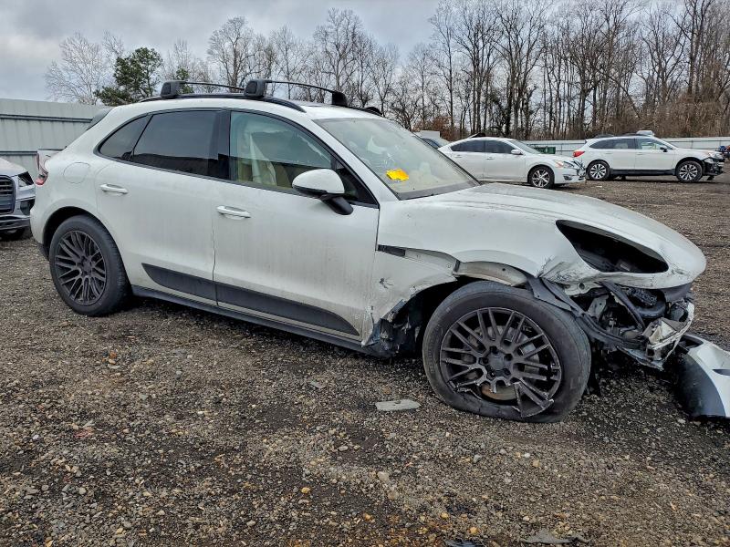 Photo 4 from auction – 2017 PORSCHE MACAN with VIN WP1AB2A5XHLB10308
