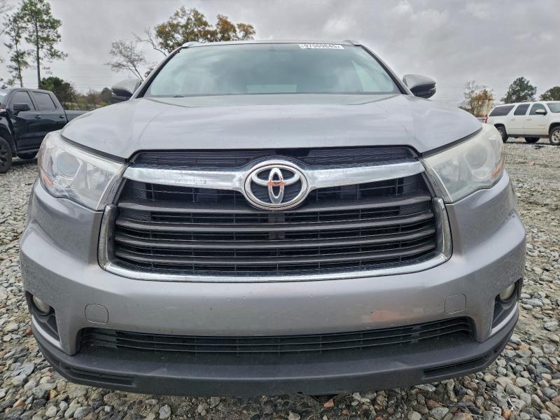 Photo 5 from auction – 2016 TOYOTA HIGHLANDER with VIN 5TDKKRFH3GS141544