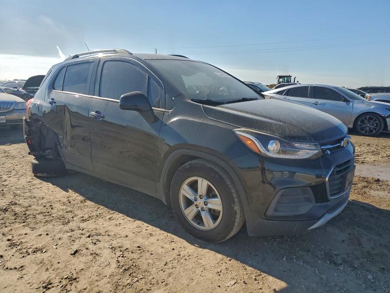 Photo 4 from auction – 2021 CHEVROLET TRAX 1LT with VIN KL7CJLSB2MB325220