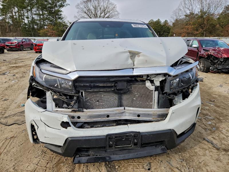Photo 5 from auction – 2023 HONDA RIDGELINE with VIN 5FPYK3F75PB022050