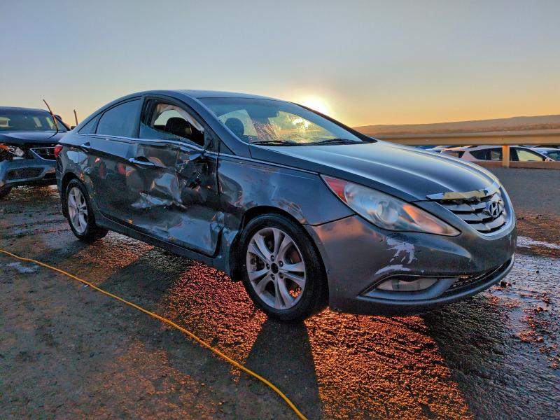 Photo 4 from auction – 2011 HYUNDAI SONATA SE with VIN 5NPEC4AC8BH118963