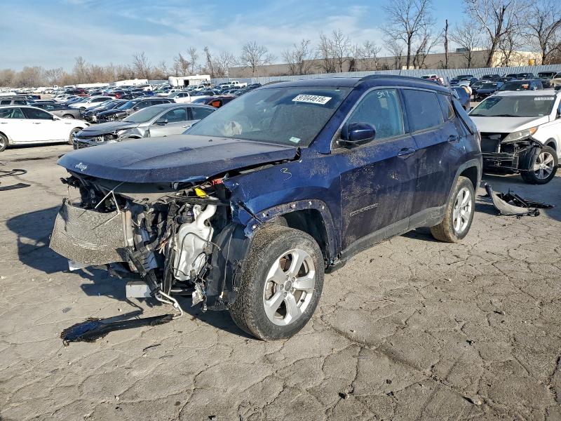 JEEP COMPASS LA 2019 with VIN 3C4NJDBB5KT704614 - Photo from auction