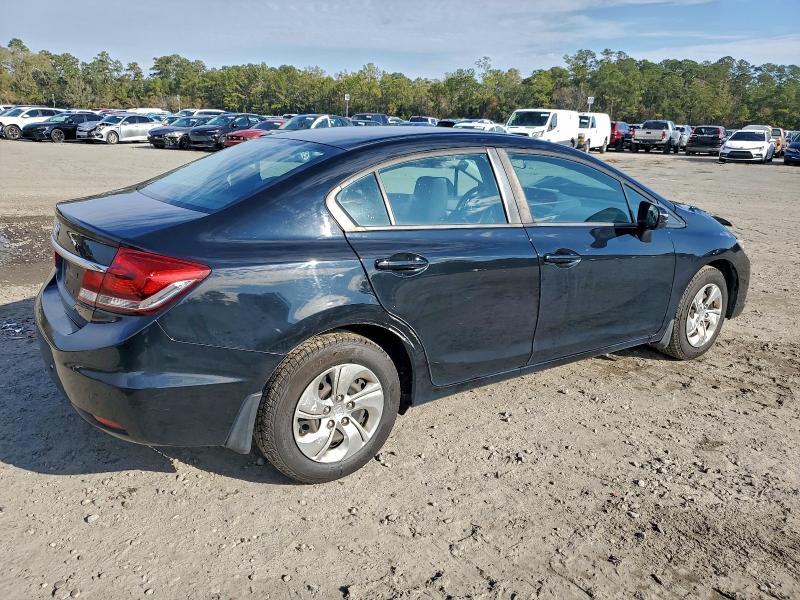Photo 3 from auction – 2015 HONDA CIVIC LX with VIN 19XFB2F58FE099704
