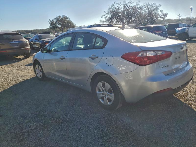 Photo 2 from auction – 2014 KIA FORTE LX with VIN KNAFK4A61E5193376