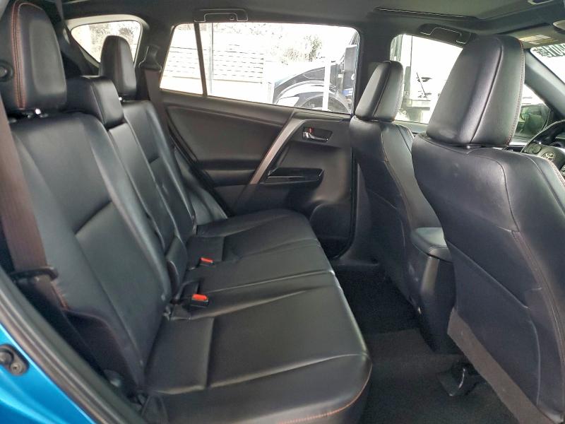 Photo 11 from auction – 2016 TOYOTA RAV4 SE with VIN JTMJFREV2GD178765