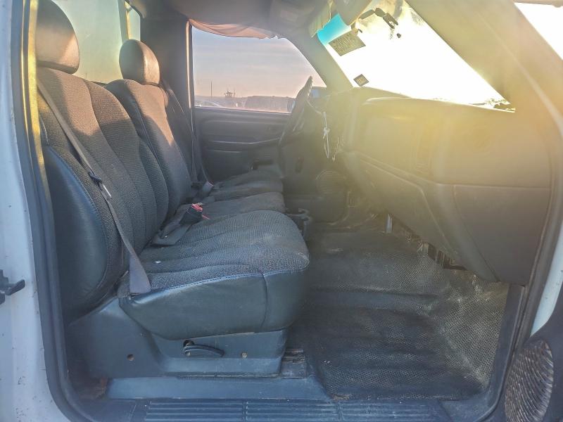 Photo 10 from auction – 2002 CHEVROLET SILVERADO with VIN 1GCGC24U82Z272101