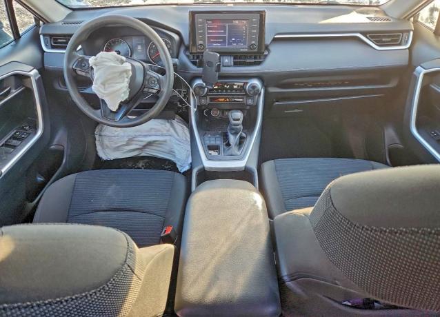 Photo 8 from auction – 2022 TOYOTA RAV4 LE with VIN 2T3F1RFV1NC292275