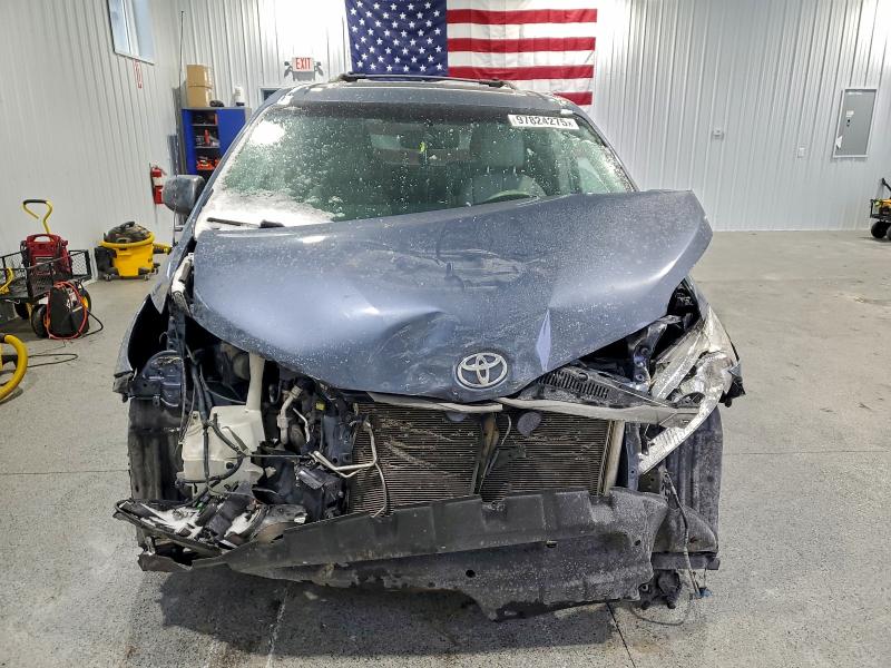 Photo 5 from auction – 2013 TOYOTA SIENNA with VIN 5TDYK3DC5DS356689