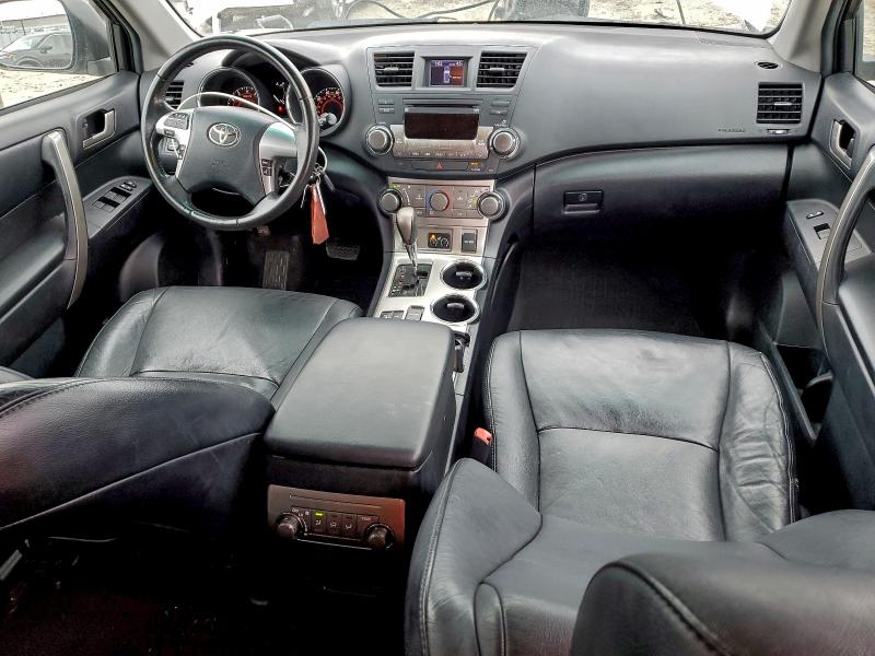 Photo 8 from auction – 2012 TOYOTA HIGHLANDER with VIN 5TDBK3EH2CS127675