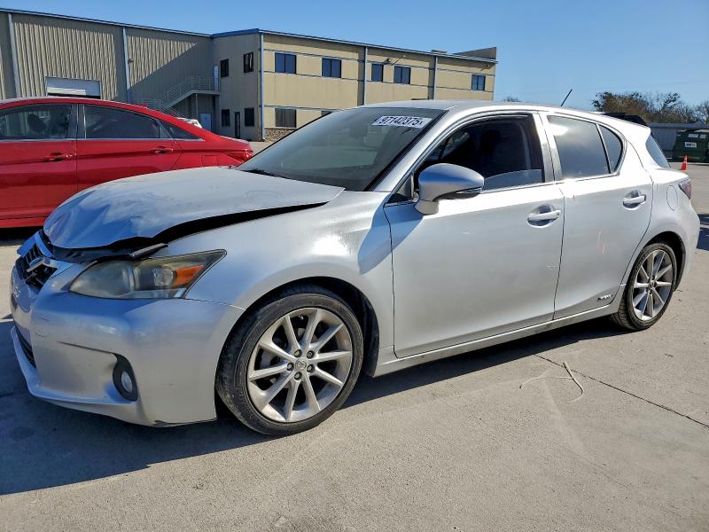 LEXUS CT 200 2013 with VIN JTHKD5BH5D2138512 - Photo from auction