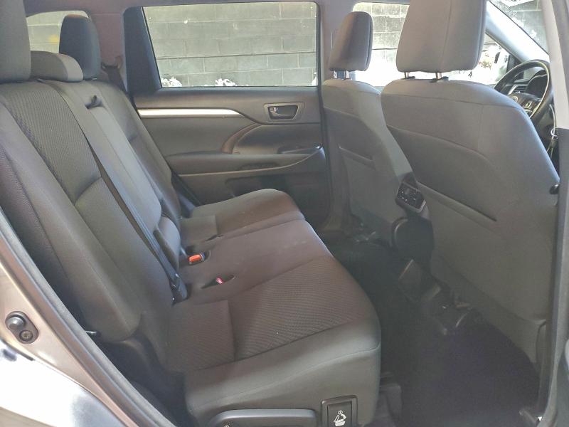 Photo 11 from auction – 2015 TOYOTA HIGHLANDER with VIN 5TDBKRFH1FS083805