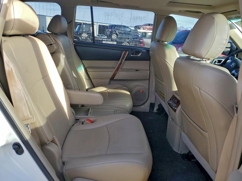 Photo 11 from auction – 2011 TOYOTA HIGHLANDER with VIN 5TDYK3EH5BS033766