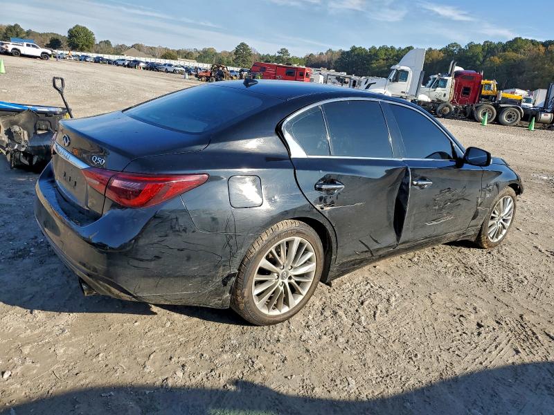 Photo 3 from auction – 2018 INFINITI Q50 LUXE with VIN JN1EV7AP1JM592436