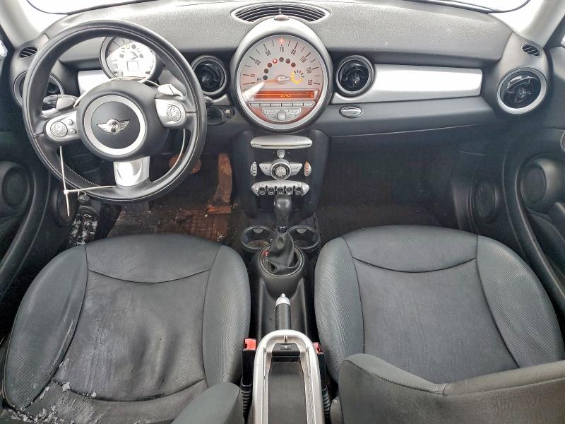 Photo 8 from auction – 2008 MINI COOPER with VIN WMWMF33568TT66836