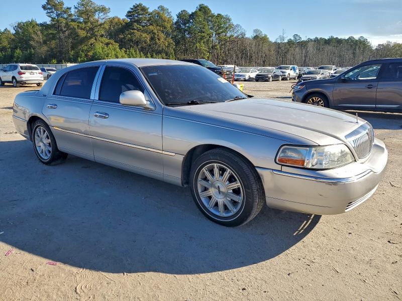 صورة رقم 4 من المزاد - 2011 LINCOLN TOWN CAR S مع VIN 2LNBL8CV2BX765202