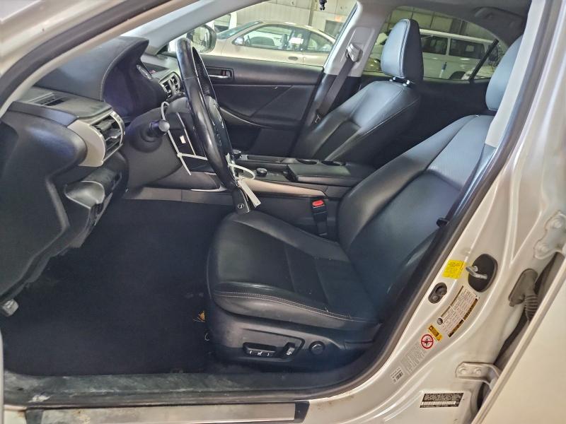 Photo 7 from auction – 2016 LEXUS IS 300 with VIN JTHCM1D27G5008207
