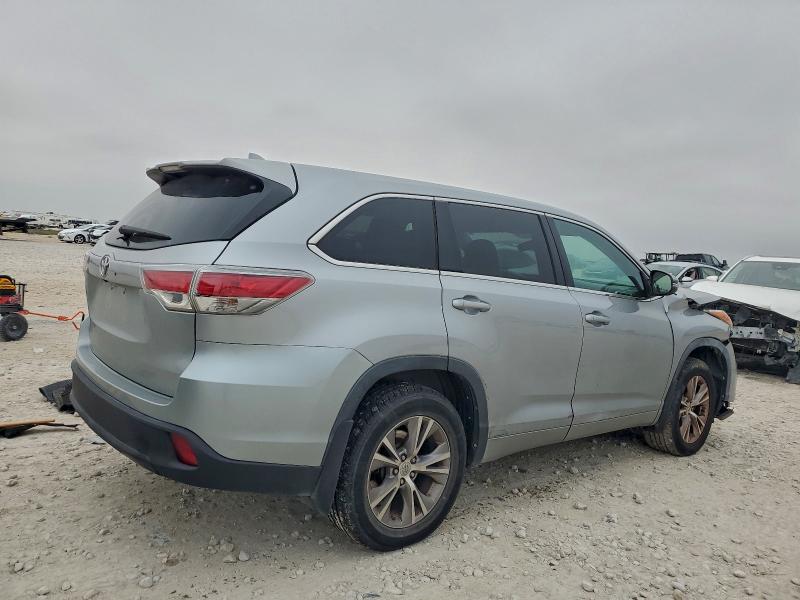Photo 3 from auction – 2015 TOYOTA HIGHLANDER with VIN 5TDZKRFH3FS103485