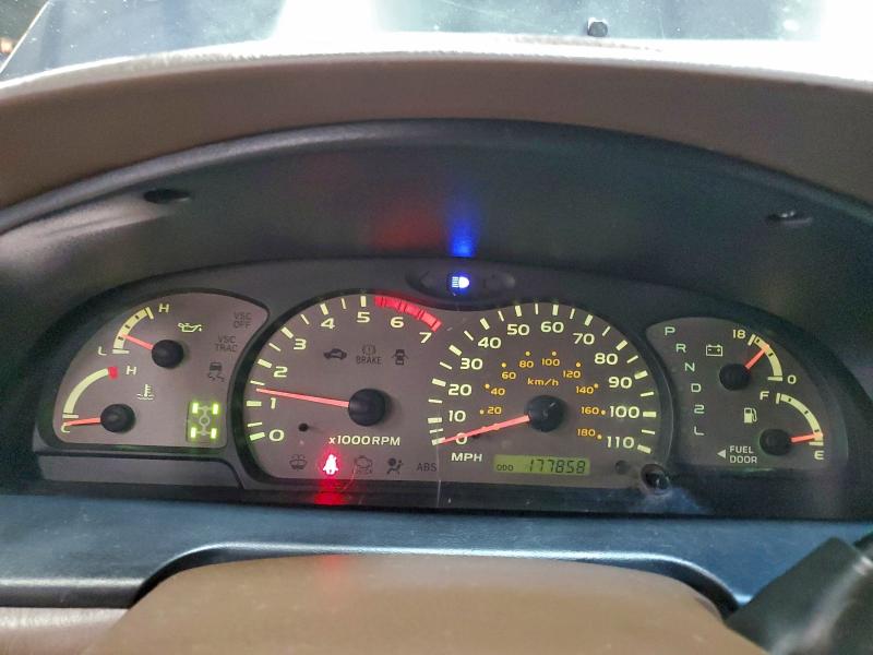 Foto 9 de la subasta – 2004 TOYOTA SEQUOIA SR con VIN 5TDBT44A44S218939
