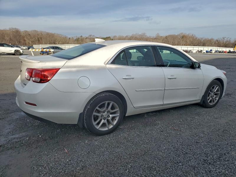 Photo 3 from auction – 2015 CHEVROLET MALIBU 1LT with VIN 1G11C5SL2FU149665