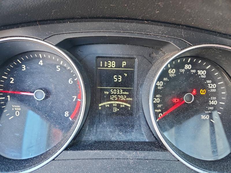 Photo 9 from auction – 2018 VOLKSWAGEN JETTA S with VIN 3VW2B7AJ4JM216240