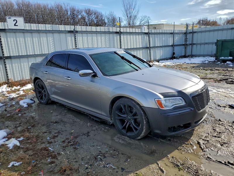 Photo 4 from auction – 2014 CHRYSLER 300C with VIN 2C3CCAET3EH382934