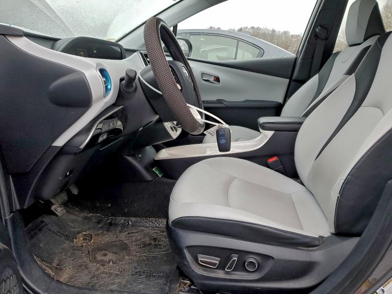 Photo 7 from auction – 2016 TOYOTA PRIUS with VIN JTDKARFU7G3023613