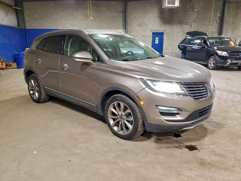 Photo 4 from auction – 2018 LINCOLN MKC SELECT with VIN 5LMCJ2C96JUL00435