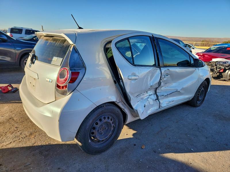 Photo 3 from auction – 2013 TOYOTA PRIUS C with VIN JTDKDTB34D1541168