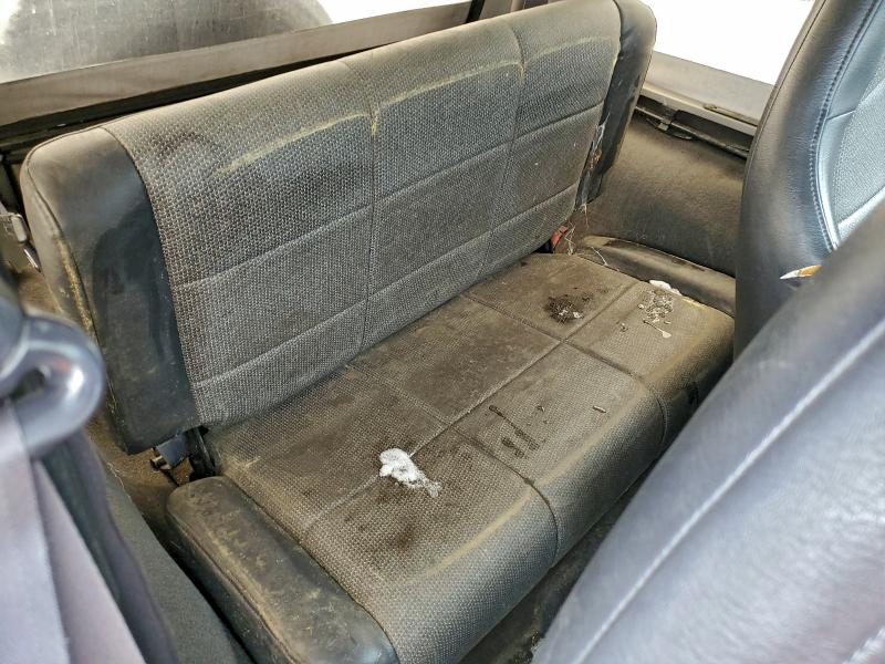 Photo 10 from auction – 2000 JEEP WRANGLER / with VIN 1J4FA29P0YP749235