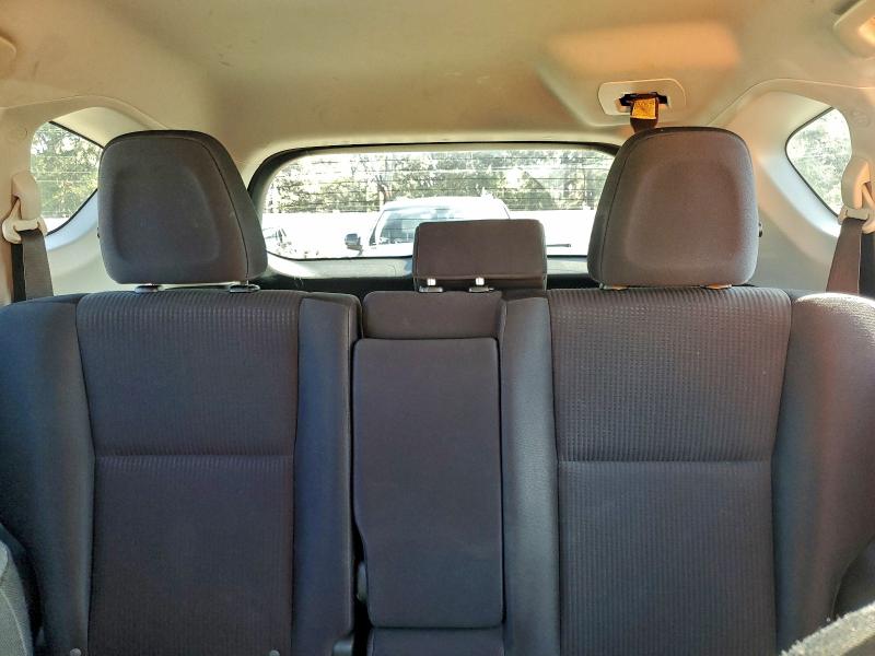 Photo 10 from auction – 2018 TOYOTA RAV4 LE with VIN JTMZFREV5JJ166816
