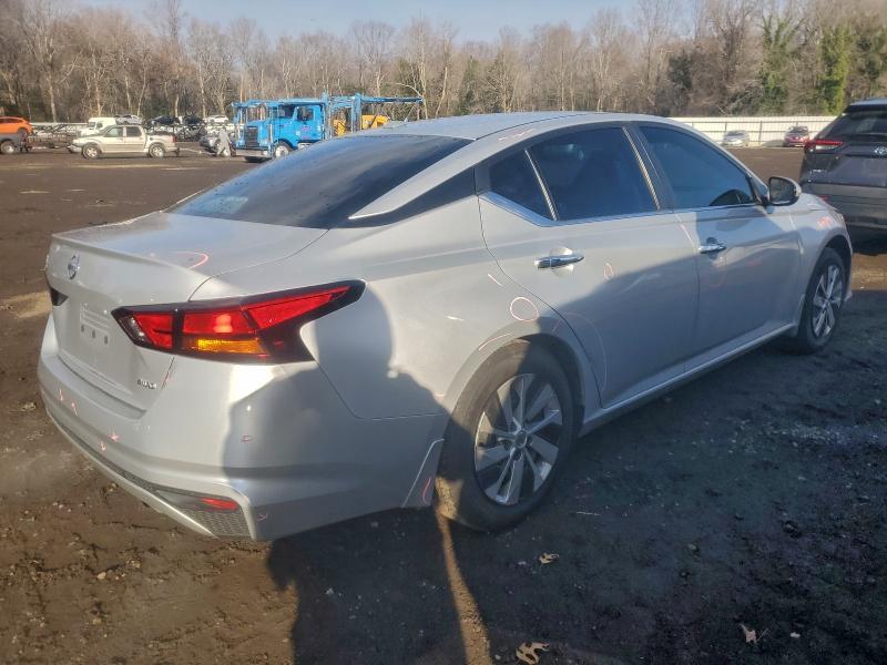 Photo 3 from auction – 2019 NISSAN ALTIMA S with VIN 1N4BL4BW0KC250452